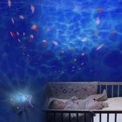 PABOBO KID'SLEEP AQUA DREAM OCEAN - PROJECTEUR VEILLEUSE MUSICALE ET LUMINEUSE ETOILE -Réduits Jouets Magasin 63ed60737775729898d9650fe72d4ffe1448ca87 08026283 04