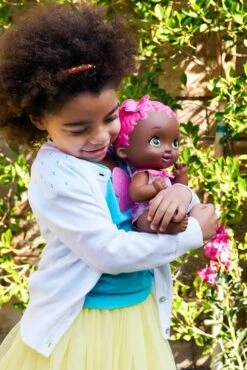 MATTEL MY GARDEN BABY - POUPON BÉBÉ PAPILLON FRAISE SE RÉGALE -Réduits Jouets Magasin 68e6ee402d66fabeaccc861a136881ffbbee4249 41000598 04