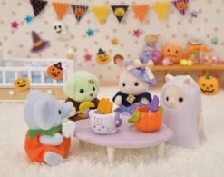 Sylvanian Families LES BEBES D'HALLOWEEN - SYLVANIAN TOUT POUR LES BEBES 12 Sylvanian Families LES BEBES D'HALLOWEEN - SYLVANIAN TOUT POUR LES BEBES -Réduits Jouets Magasin 70a0f449bf790f251cb6949c0f4e57588617bd65 41005098 05